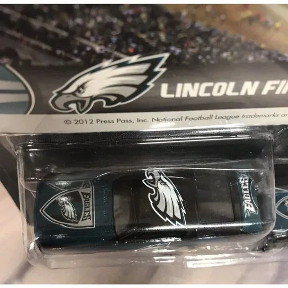 Philadelphia Eagle Die Cast Car 1:64 Ford Mustang Lincoln Financial Stadium Card - Picture 2 of 7